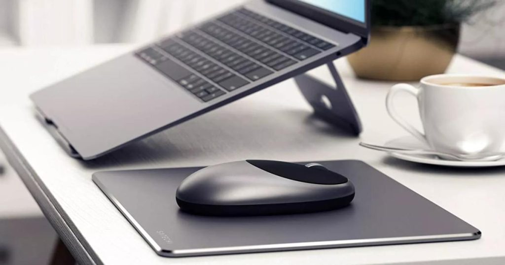 How to connect a wireless mouse to a laptop